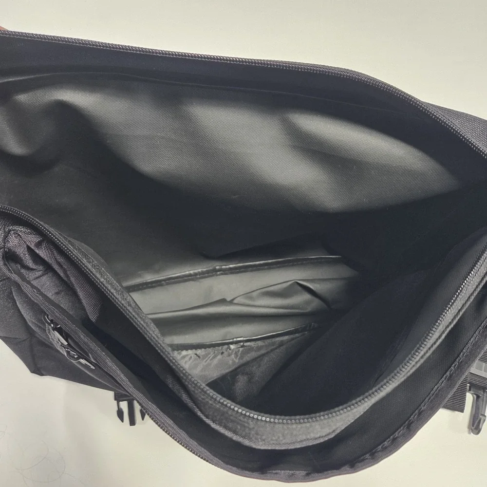 United States Navy Issue. USN Messenger Bag Laptop Bag with Carry Handle. Nylon,